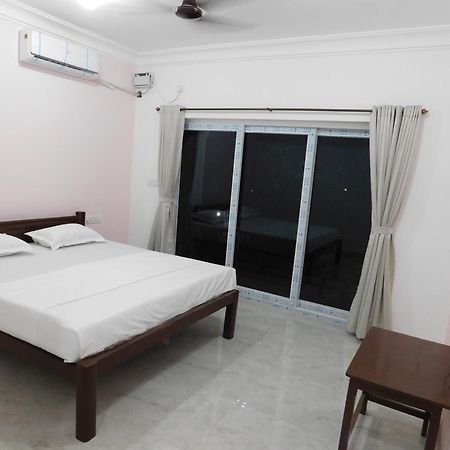Ocean'S Edge By Vincen Hotel Calangute Exterior photo
