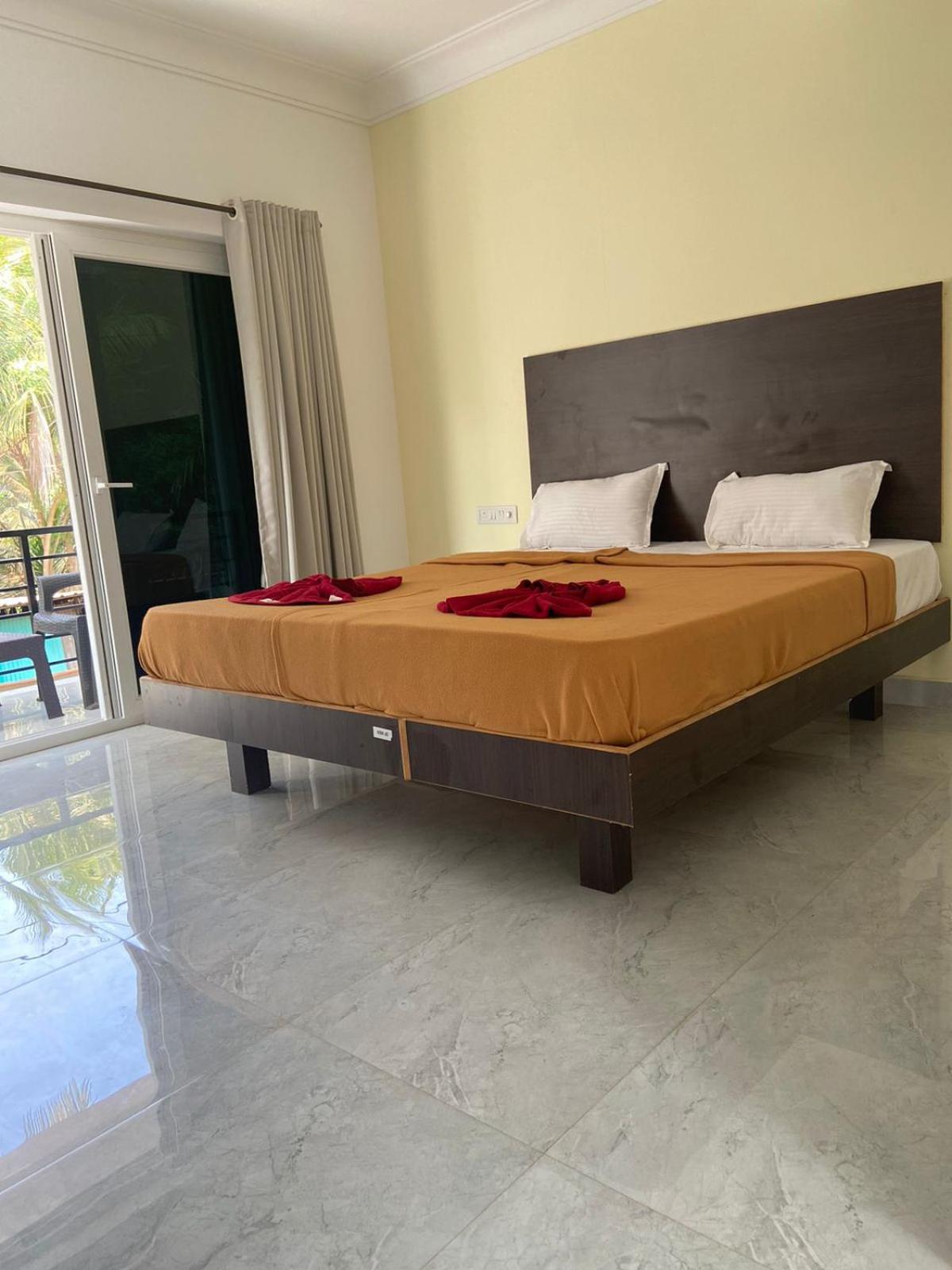 Ocean'S Edge By Vincen Hotel Calangute Exterior photo