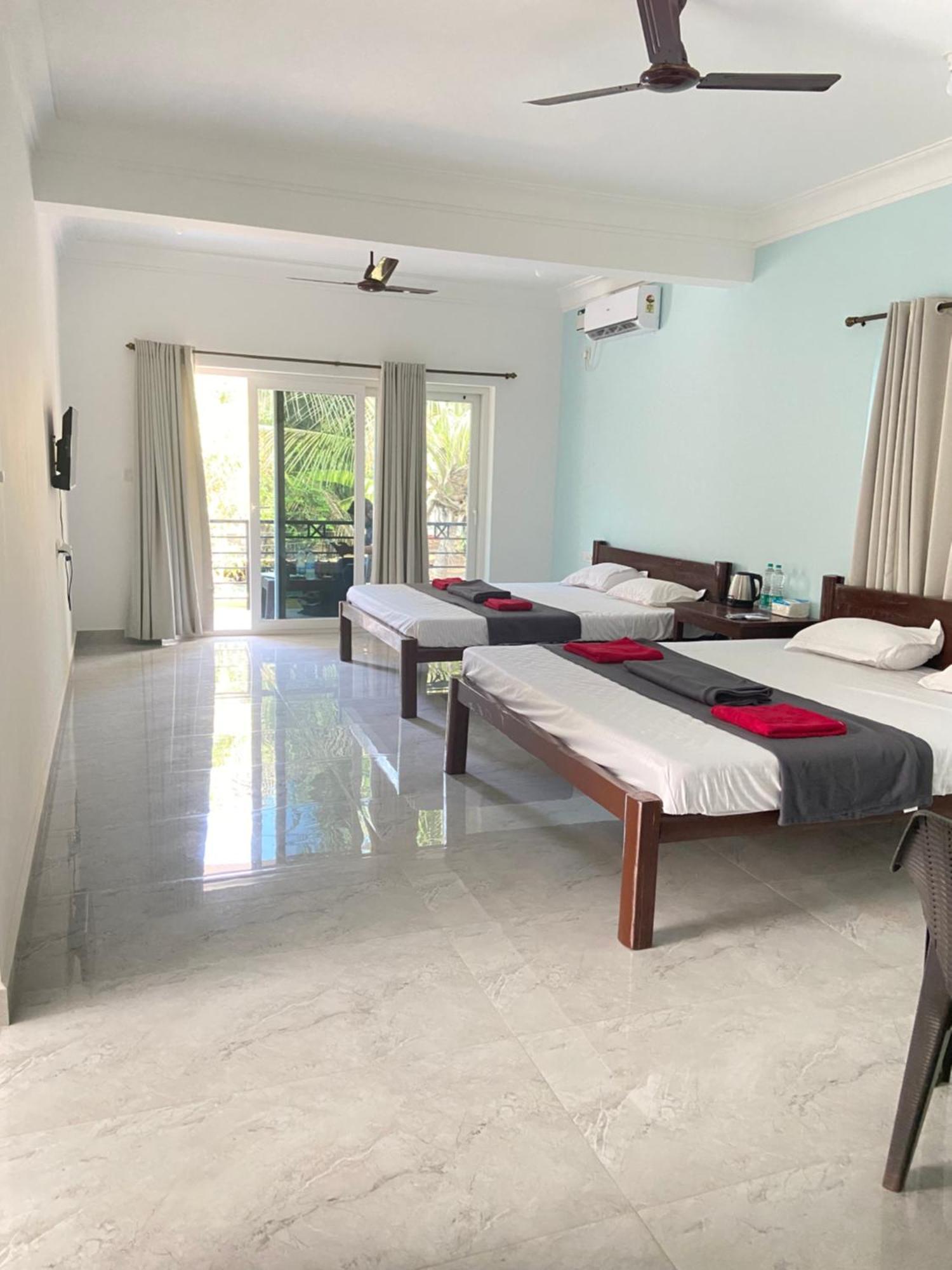 Ocean'S Edge By Vincen Hotel Calangute Exterior photo