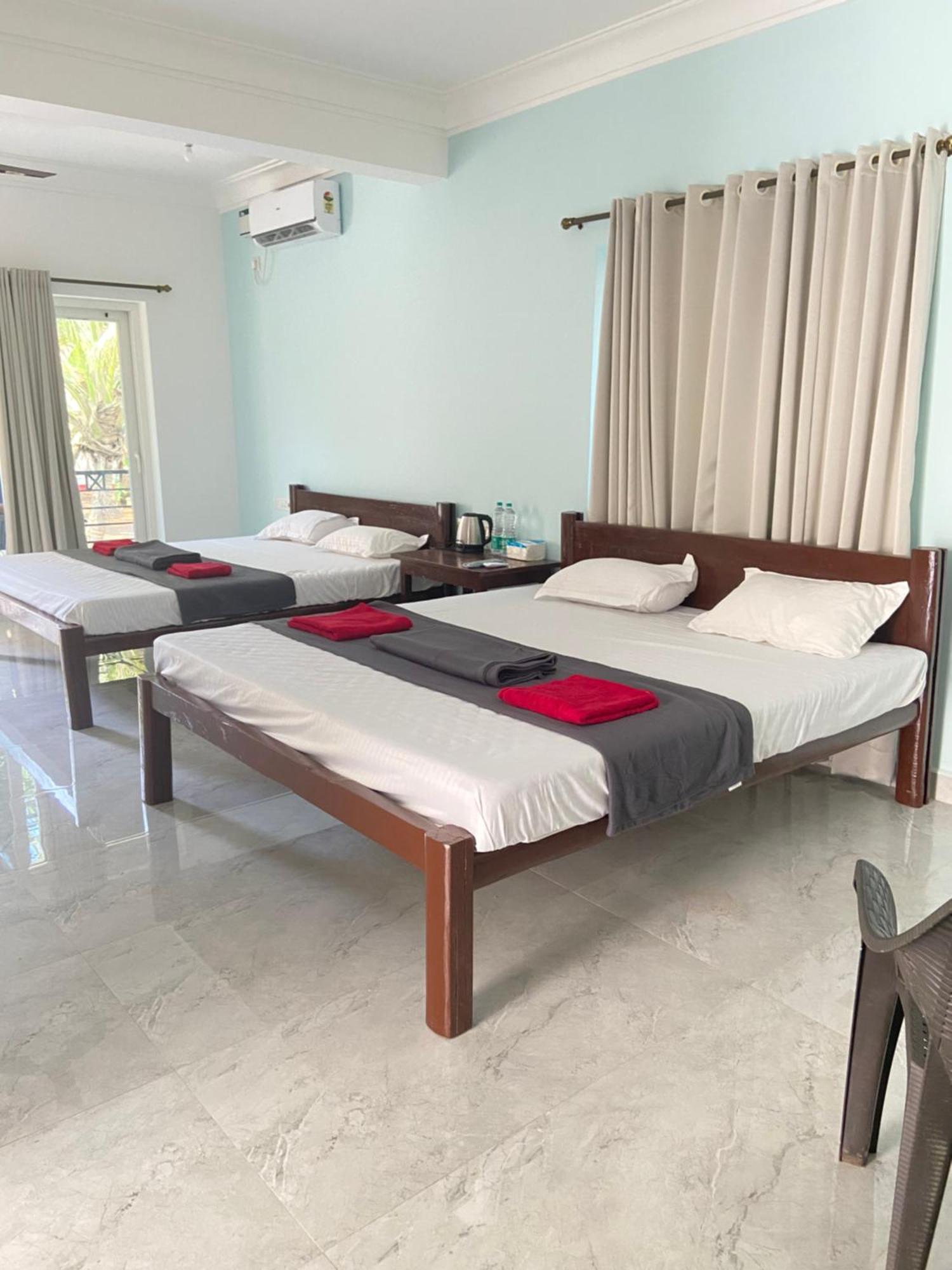Ocean'S Edge By Vincen Hotel Calangute Exterior photo