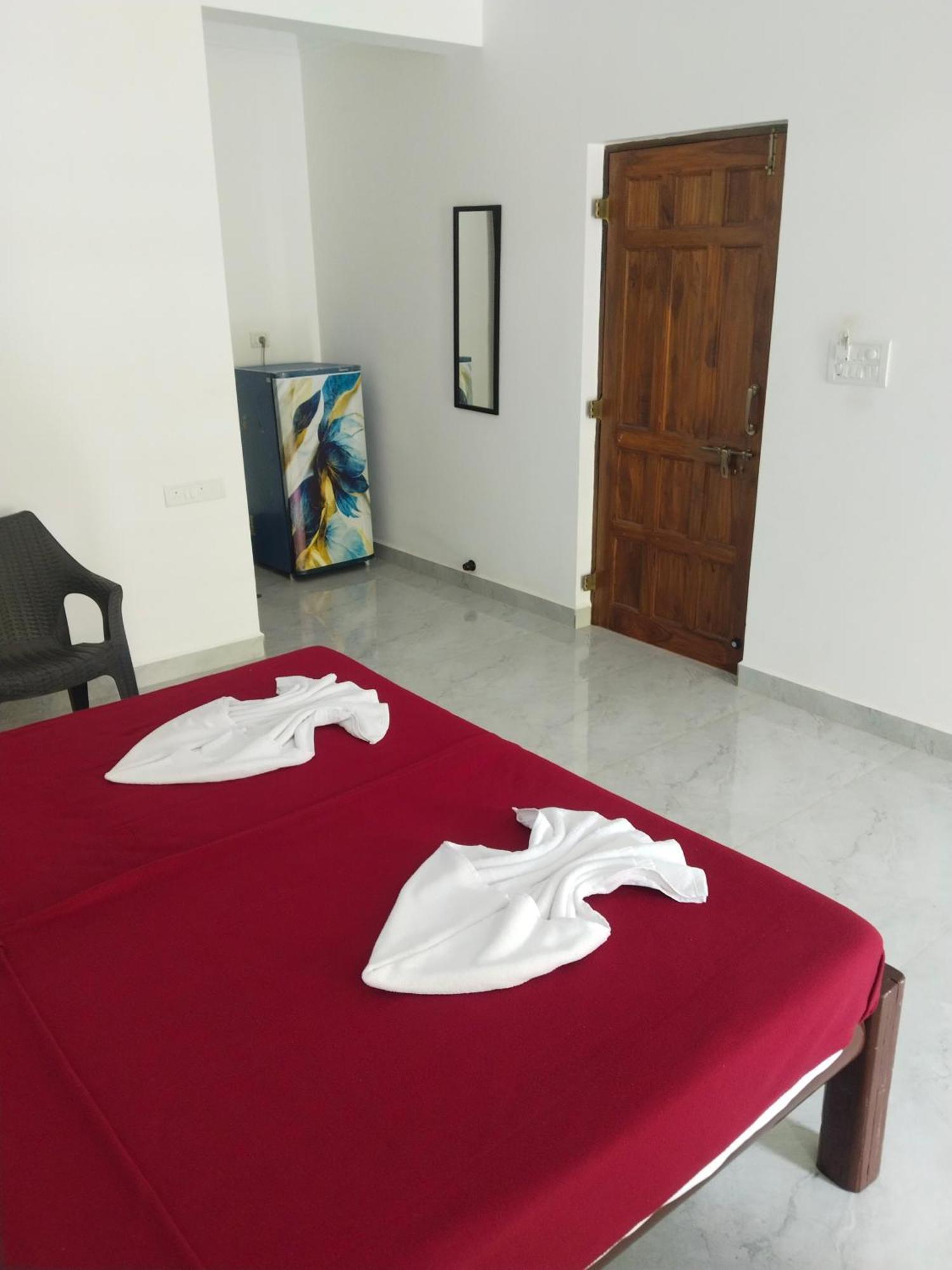 Ocean'S Edge By Vincen Hotel Calangute Exterior photo